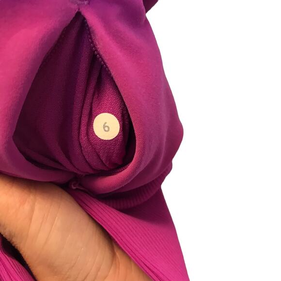 Lululemon Athletica Flurry Fighter pullover ultra violet Magenta Women's 6 - Picture 16 of 16